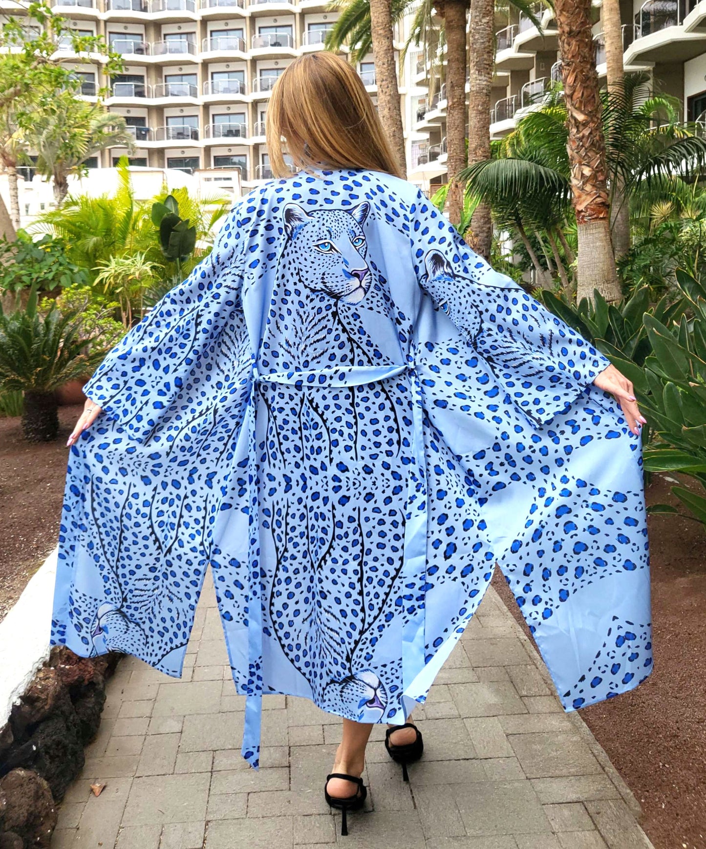 Leopardo Cielo Azzurro Kimono